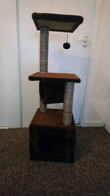 gumtree cat scratching post